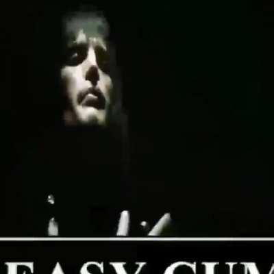 Cuando timi se levanta y se da la vuelta.