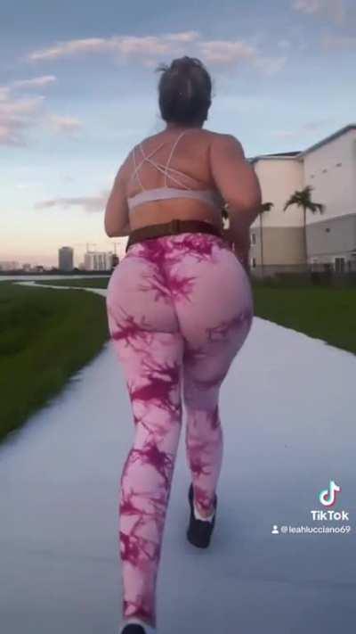 @leahlucciano69 working on fitness ð