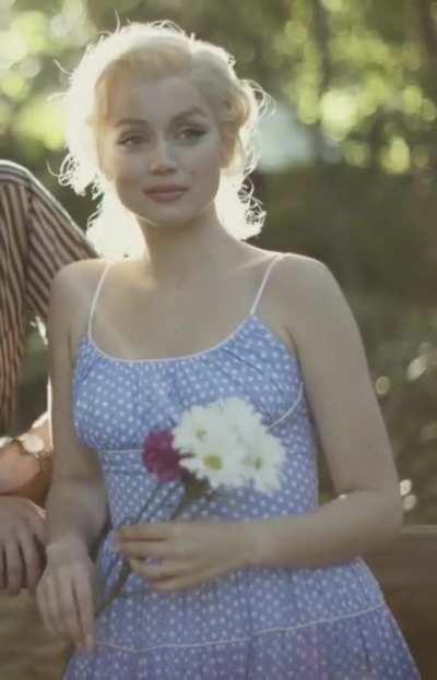 Ana de Armas [Blonde]