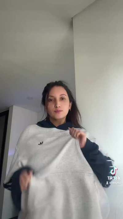 What big boobs look at the end