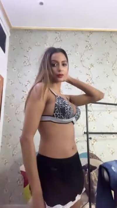 Sexy Pallavi Debnath ❤️❤️ #hotwebseries #ullu #primeshots