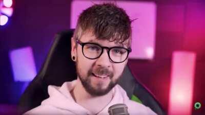 Irish lad takes photo everyday since 2012 (2nd attempt since first one didn't make it. Also, I fixed the pink screen issue so now it looks better :)