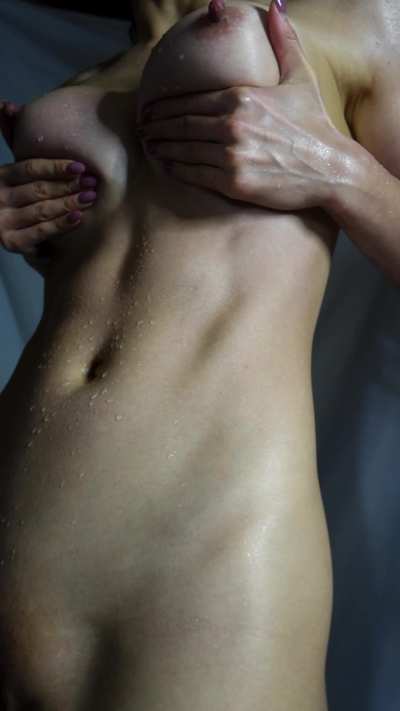 fit japanese girls who is amazing in bed, hope I'm your type