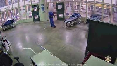 Inmate attacks LA Sheriff's Custody Assistant after she hands him toilet paper 5-5-2021