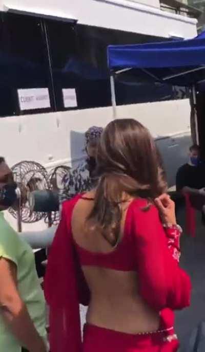 Shilpa Shetty slim waist in a hot red saree