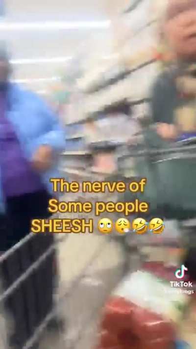 Fighting for spot in line at grocery store, argument ensues 