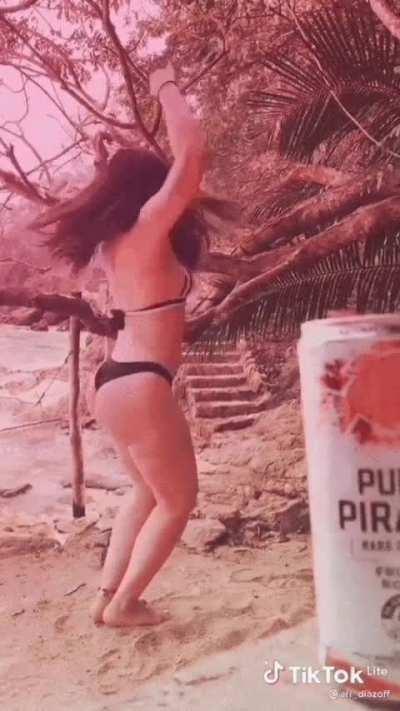 Ariadne Díaz y su enorme culo