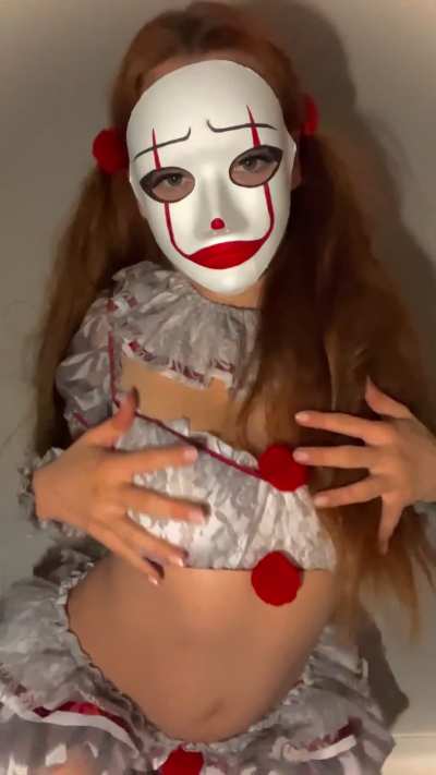 Happy Halloween!!! From the hottest clown girl🥵🎪