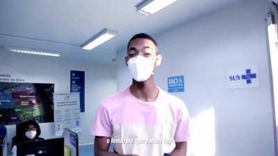A melhor campanha contra o coronavírus que vocês vão ver hoje é um vídeo feito por um jovem morador da favela da Maré (no Rio), com apoio da Fiocruz e da ONG Redes da Maré