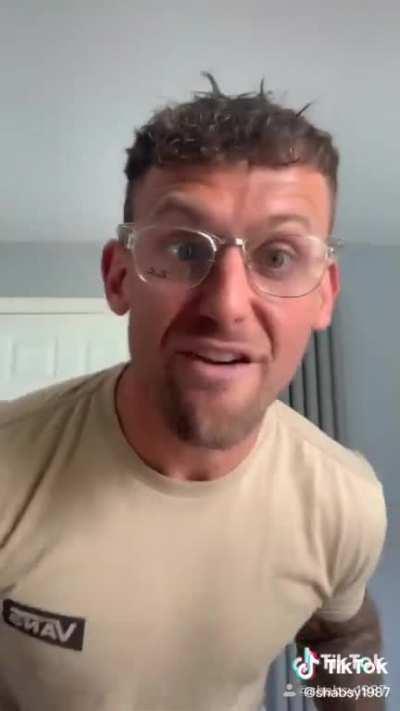 Pulling a funny face = comedy gold