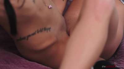 Brunette Grinding Lesbians Roommate Scissoring Small Tits Tattooed Tribbing 