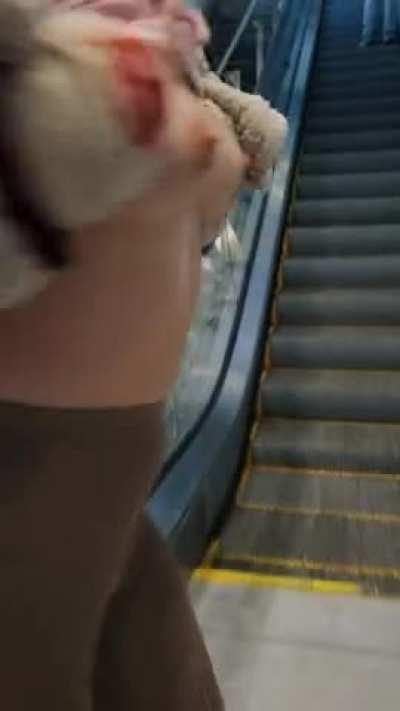 Mundane things like catching the train, made fun! [GIF]