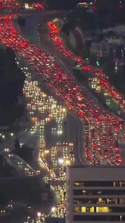 Welcoming Thanksgiving on the 405 Freeway in LA