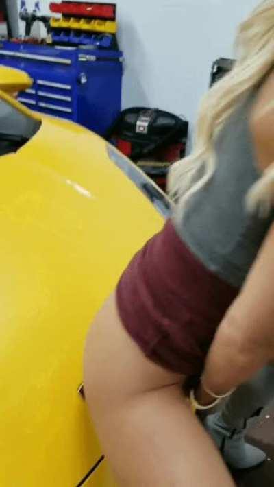 Fucking my friends Lambo Gallardo with my suction big cock dildo 🤗🍆💗