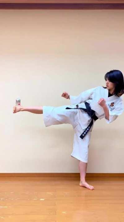 Perfect Kick & Balance!