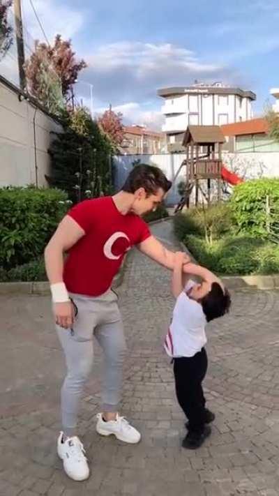 Turkey man spin midget