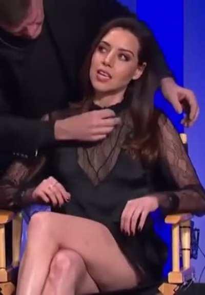 Aubrey Plaza (more legs)