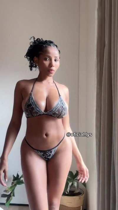 Yoelys (@oficial.lys)
