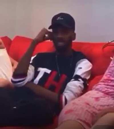 Amigo Você n ta de vela você e a tocha olimpicaaaaaaa