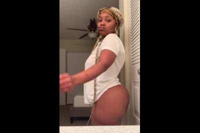 Bad thot got that phat ass🍑