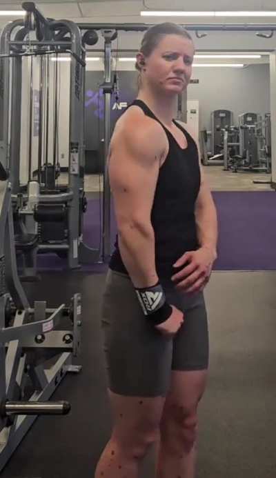 Girlfriend demands hugs when I have a pump. I am happy to oblige 😁