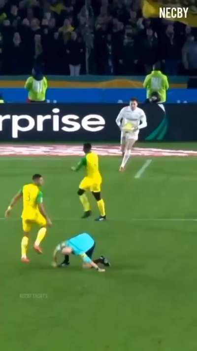 A regra é clara, falta no juiz é vermelho