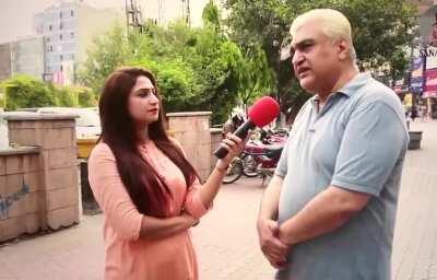 Dagardalli de bache ki aakhde pye ne. Ehna nu kado mulk cho bahr. 😡 mudi di tareef krky dAllah ena nu toffee 🍬 nhy dyga