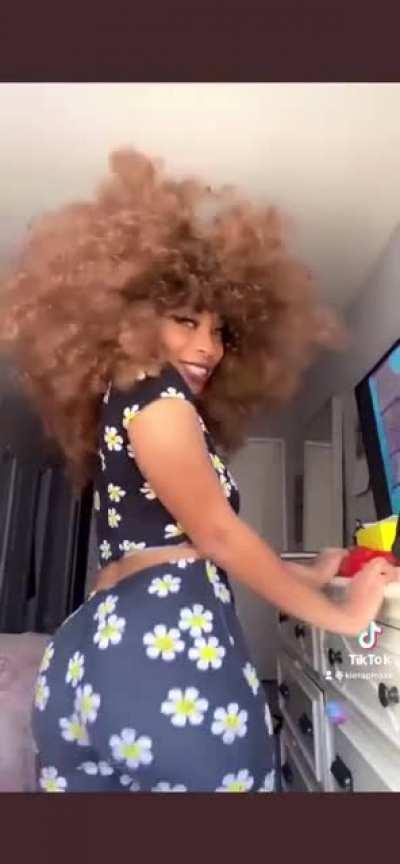 a whole ass bakery back there 😩