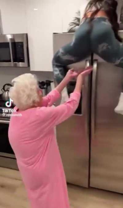 renata glascock getting revenge for skarner’s people by using serapoop as an appliance