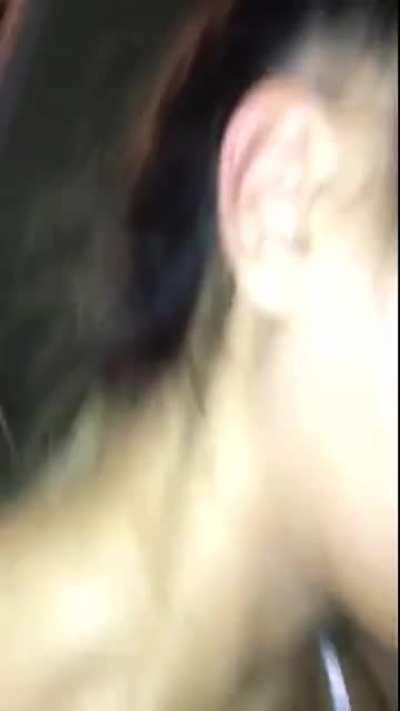 throwing that neck😩