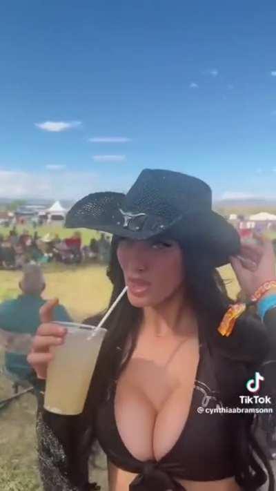 Wait for it ð: @cynthiaabramsonn 