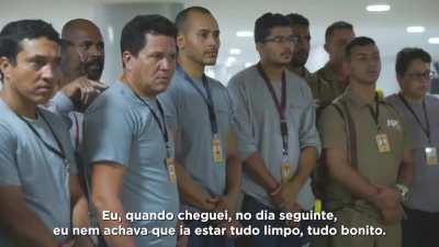 Lula agradece a equipe de limpeza do Palácio do Planalto