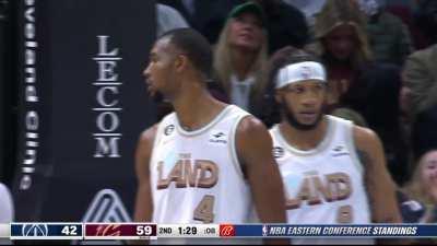 [Highlight] Evan Mobley swats Porzingis' turnaround shot with ease!