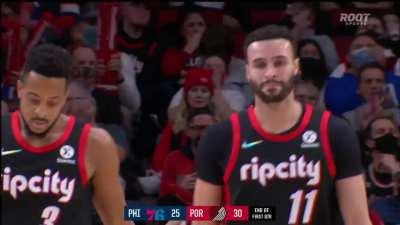 [Highlight] CJ lobs it up to Nance for the reverse jam