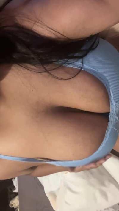 Dusky baby in blue [20F]