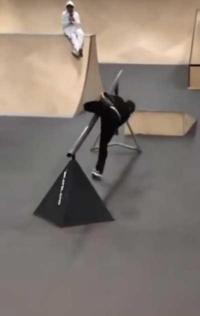 WGCW trying to grind rails