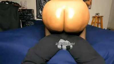 Well we all know that she's selling this for $250 so of you guys wanna pool for it let me know