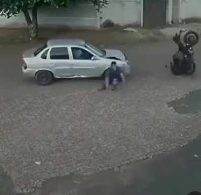 I'm gonna deduct 1 point for putting his hands Down 