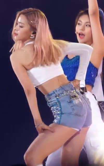 ITZY - Ryujin & Yeji