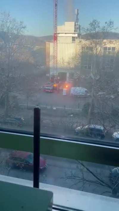 WCGW placing this crane here