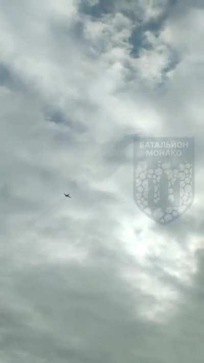 Вот беспилотник, из-за которого сегодня закрывали небо над Питером