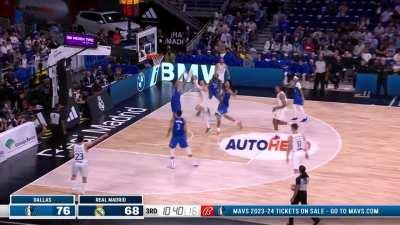 [Highlight] Dante Exum rises up for the huge denial