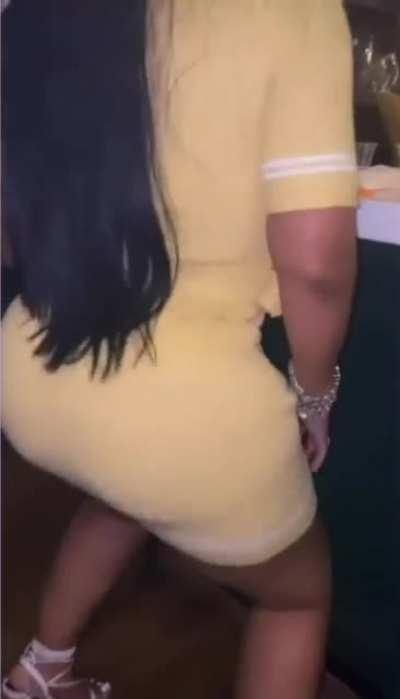 I’d lift that dress up so quick, love her slut ass 😩