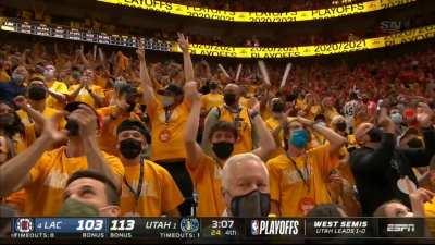 [Highlight] Joe Ingles drills the silky smooth open three after Kawhi misses the easy putback