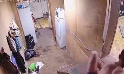 There's something wrong with the stairs 🤔