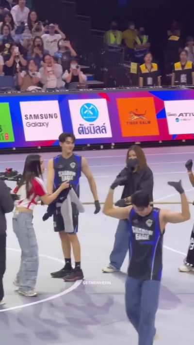 [Starlympics 2025] Force kissing Book's forehead as goodluck and then sniffing Book's jacket