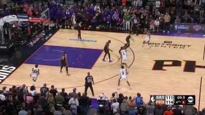 [Highlight] Spurs takes a 1 point lead with 1 second left! Unbelievable sequence with Wemby recovering a missed 3 to slam it down and Johnson stealing it on the inbound and sealing the win with the layup