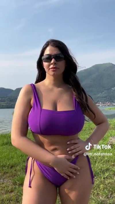 Which one? (@imnotanna)