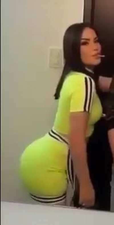 Que rico mueve su culo