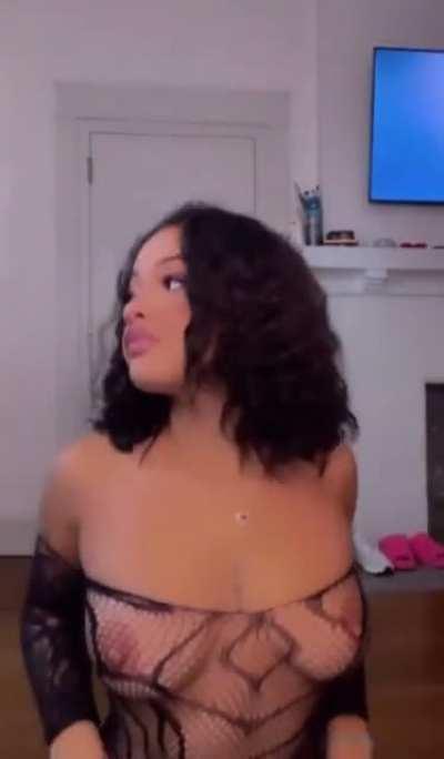 I've never seen a girl as bad as her. 😋 snapchat=jessiecash247